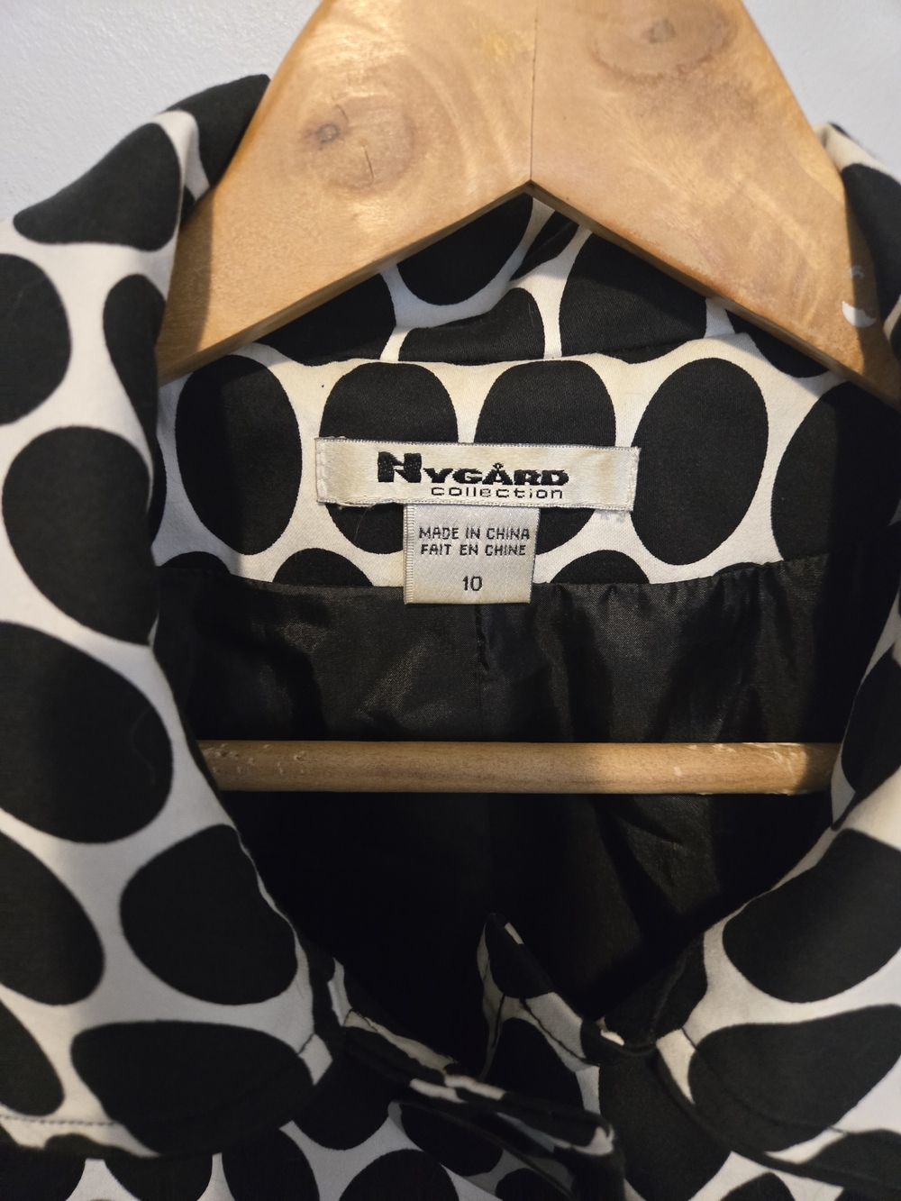 Peter Nygard Black and White Polka Dot Trench Coat - Picture 2 of 10